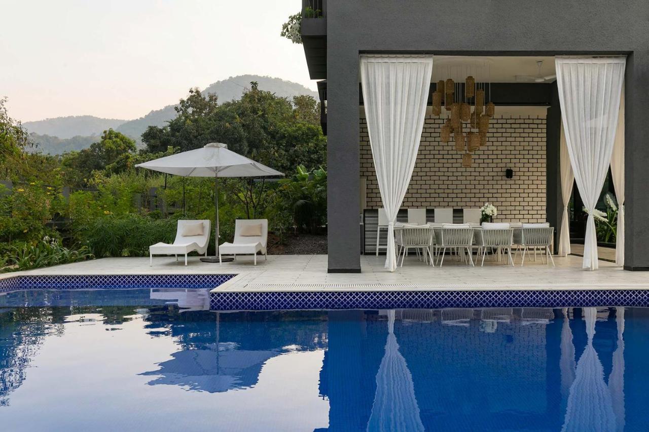 Stayvista At The Charcoal Villa Luxury Collection Alībāg Eksteriør bilde