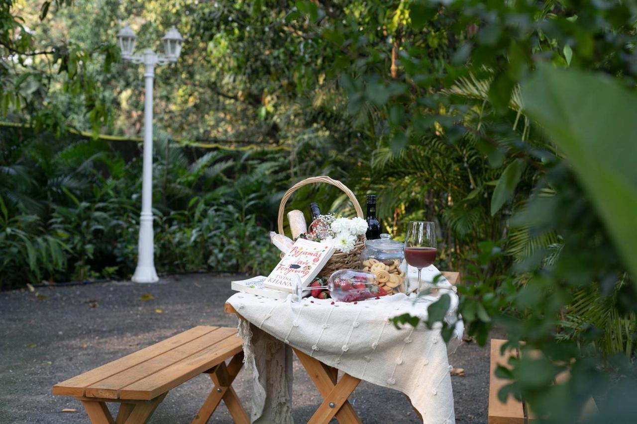 Stayvista At The Charcoal Villa Luxury Collection Alībāg Eksteriør bilde
